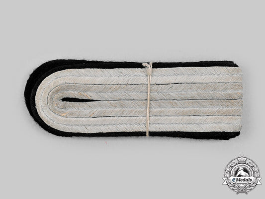 germany,_ss._a_set_of_ss-_untersturmführer_shoulder_boards_c2020_454_mnc1675_1