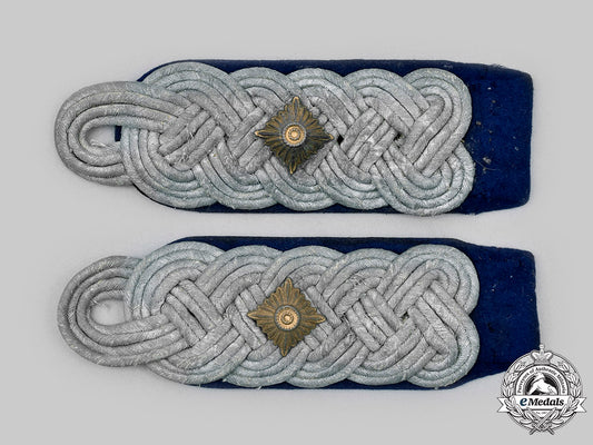 germany,_wehrmacht._a_set_of_medical_oberstleutnant_shoulder_boards_c2020_483_mnc1960_1