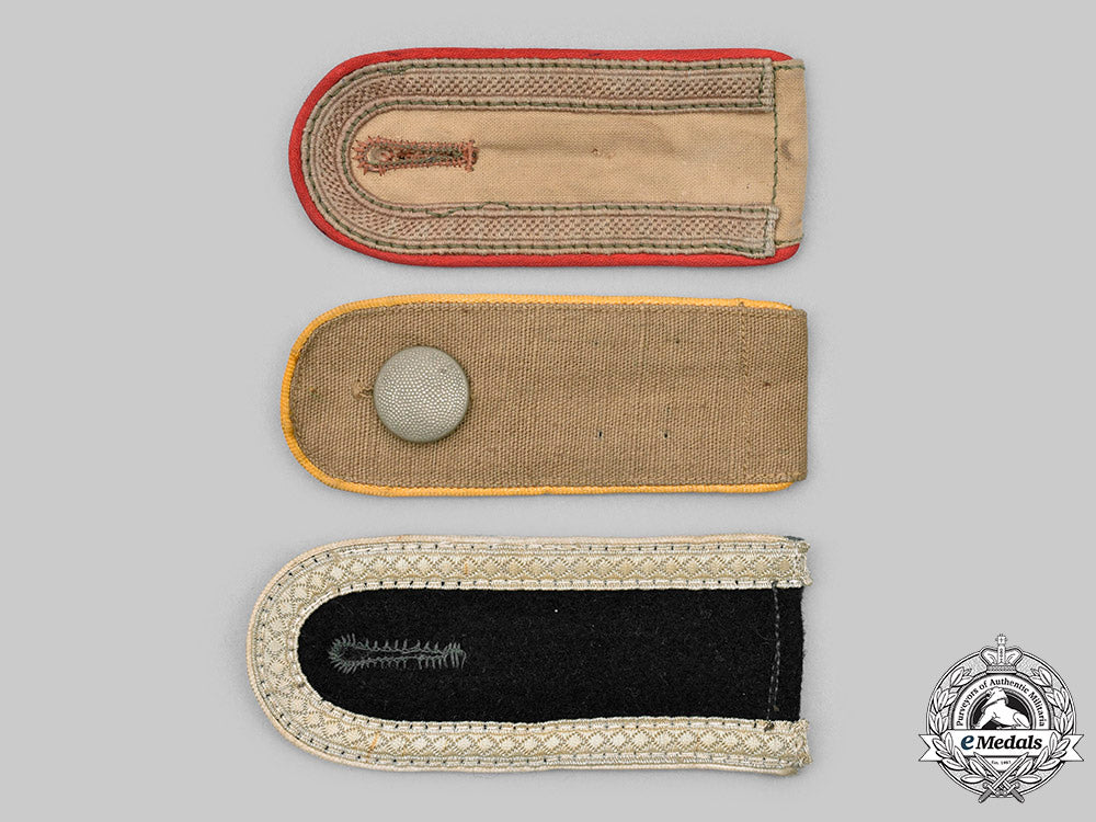 germany,_heer._a_lot_of_shoulder_straps_c2020_503_mnc2007_1