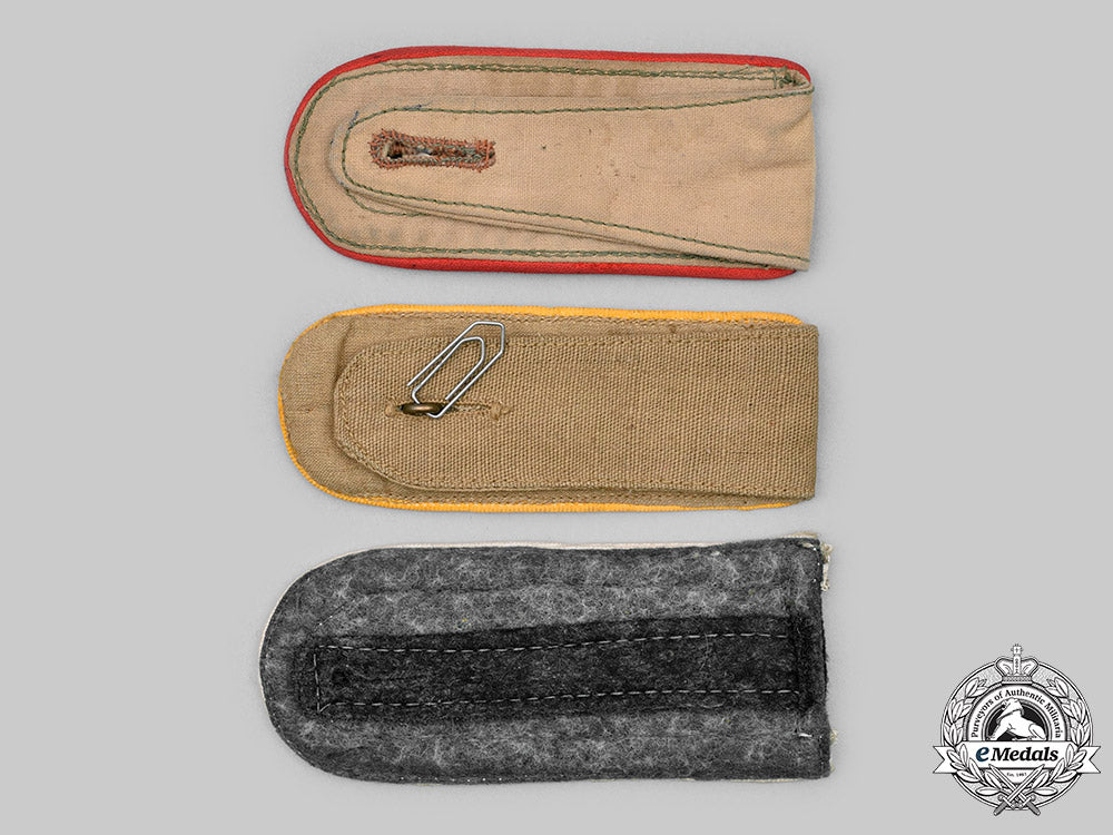 germany,_heer._a_lot_of_shoulder_straps_c2020_504_mnc2010_1