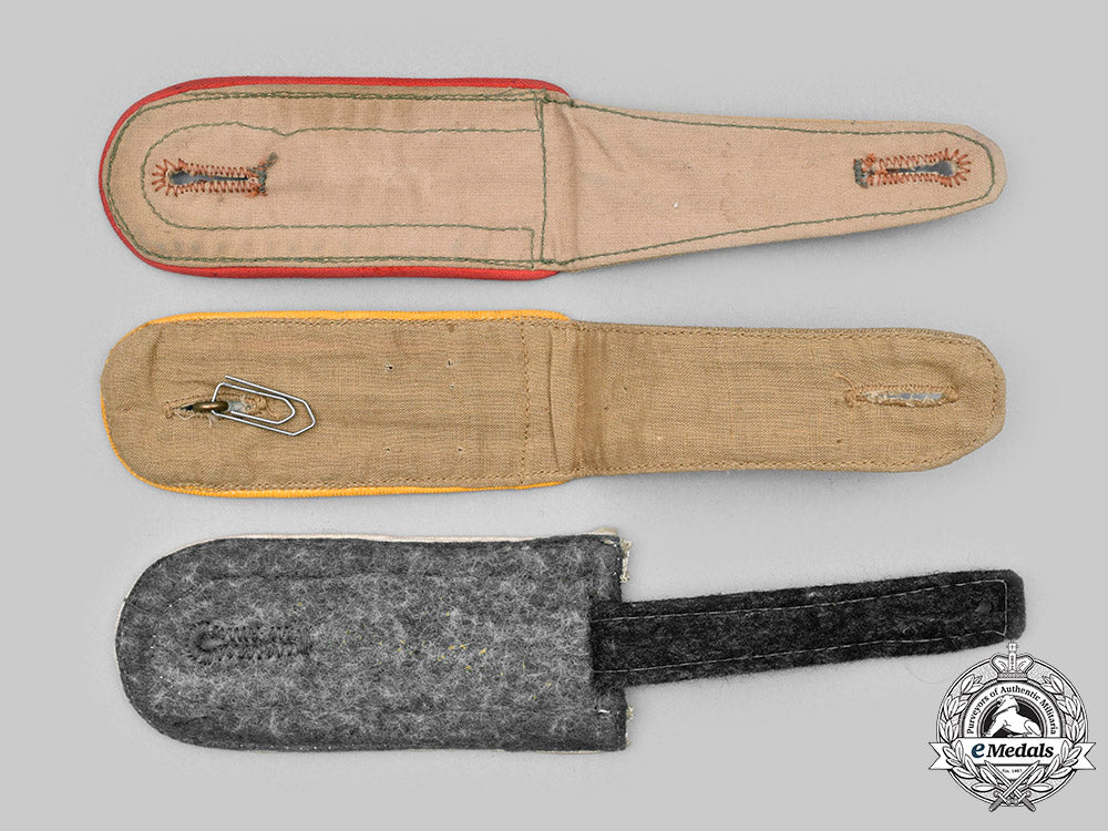germany,_heer._a_lot_of_shoulder_straps_c2020_505_mnc2012_1