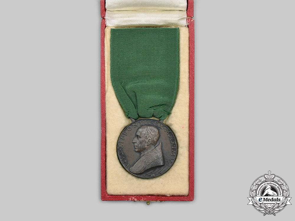 vatican._a_jubilee_and_bene_merenti_medal_of_pope_pius_xii1950_c2020_516_mnc3622_1
