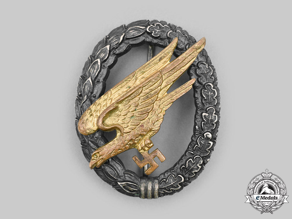 germany,_luftwaffe._a_fallschirmjäger_badge,_with_case,_by_wilhelm_deumer_c2020_516_mnc5065_1