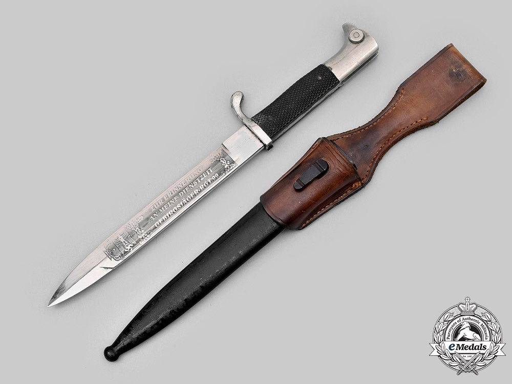 germany,_heer._a_dress_bayonet_to_a_veteran_of_gebirgsjäger-_regiment99,_by_carl_eickhorn_c2020_546_mnc2009