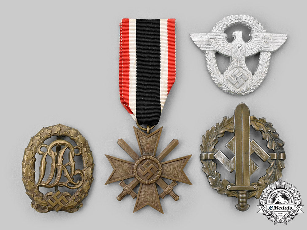 germany,_third_reich._a_lot_of_badges_and_insignia_c2020_552_mnc2530