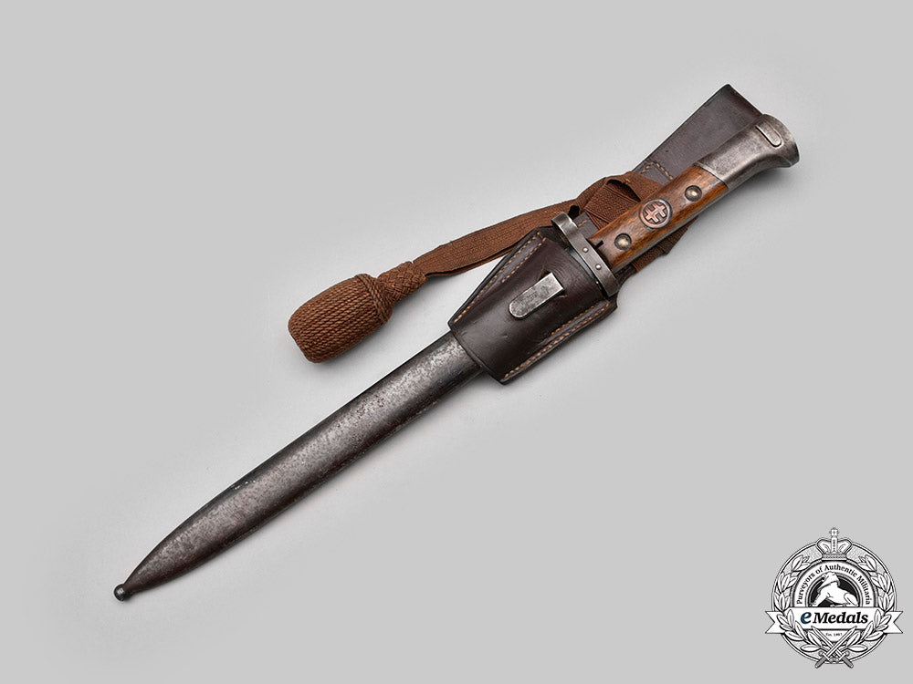 slovakia,_i_republic._a_slovakian_army_vz24_bayonet,_byčeskoslovenská_zbrojovka_c2020_565_mnc7985