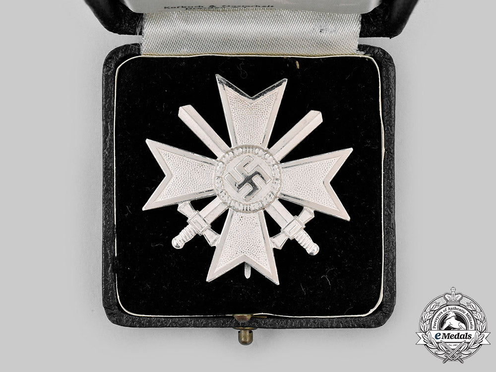 germany,_wehrmacht._a_war_merit_cross_i_class_with_swords,_with_case,_by_kerbach&österhelt_c2020_573_mnc2583