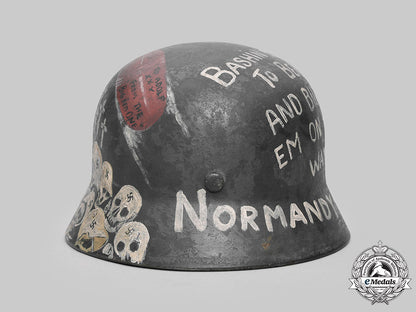 united_states._a_wehrmacht_m40_steel_helmet_with_g.i._souvenir_painting,1_st_infantry_division_c2020_583_mnc3099