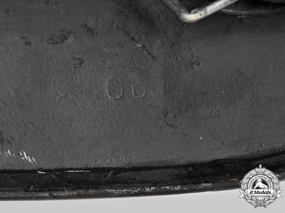 united_states._a_wehrmacht_m40_steel_helmet_with_g.i._souvenir_painting,1_st_infantry_division_c2020_587_mnc3112