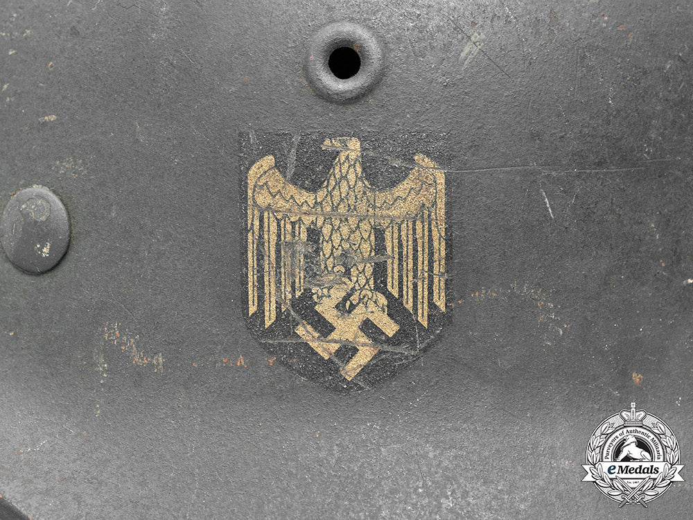 germany,_heer._a_single_decal_m40_steel_helmet,_by_f.w._quist_c2020_596_mnc3144_1