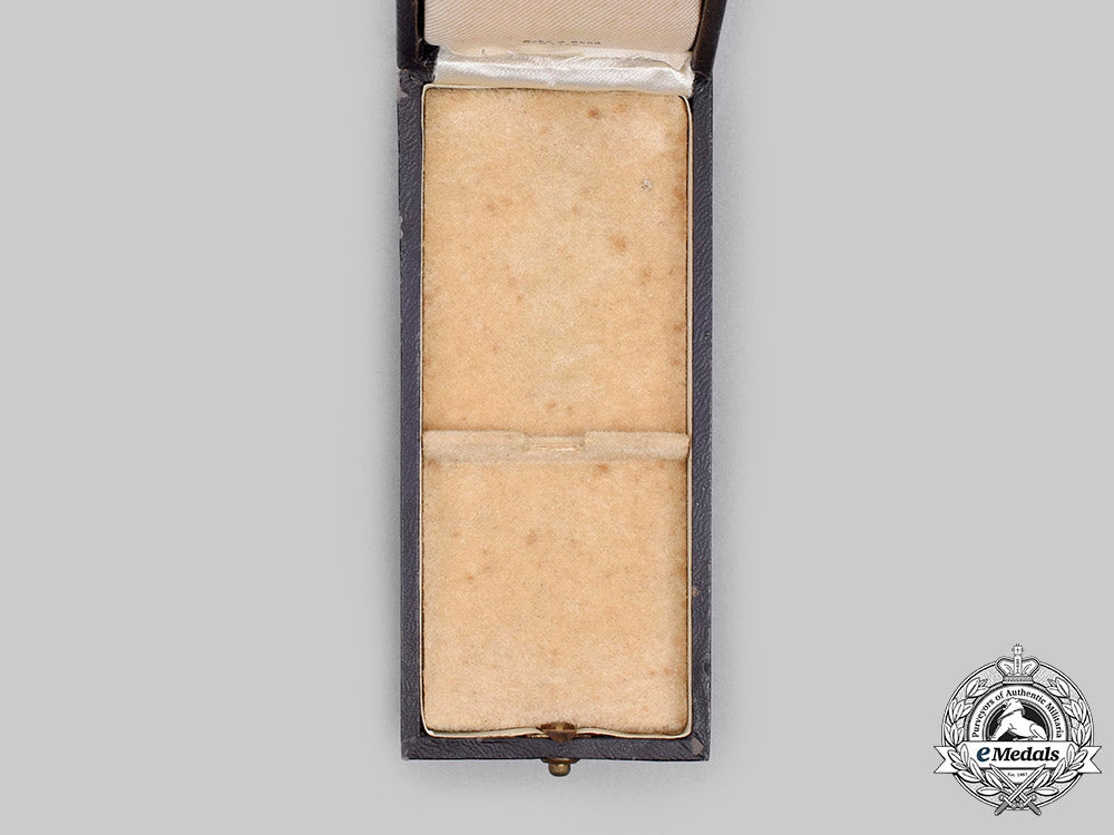 germany,_third_reich._an_honour_cross_of_the_german_mother,_gold_grade_with_case,_by_ochs&_bonn_c2020_600_mnc6937