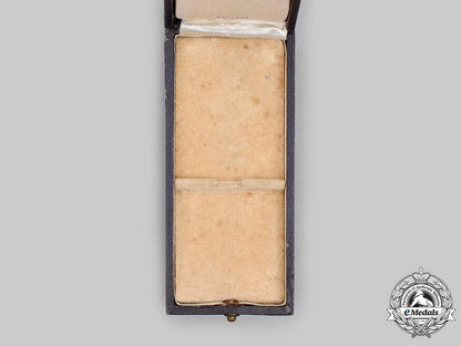 germany,_third_reich._an_honour_cross_of_the_german_mother,_gold_grade_with_case,_by_ochs&_bonn_c2020_600_mnc6937