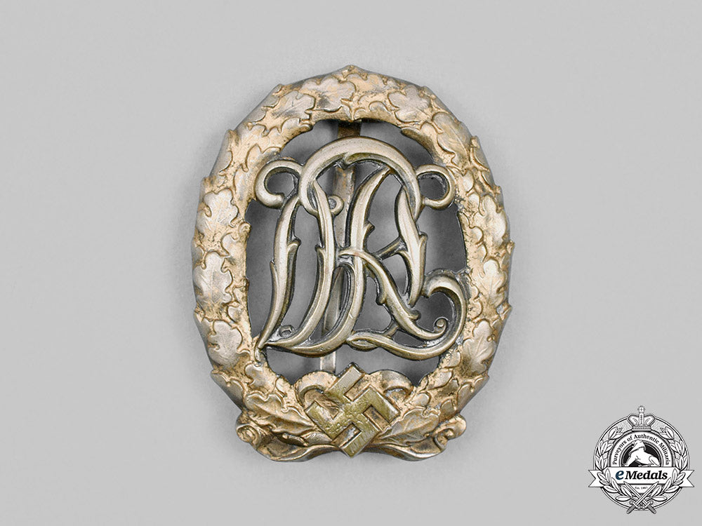 germany,_drl._a_drl_sports_badge,_gold_grade,_by_ferdinand_wagner_c2020_600_mnc9177