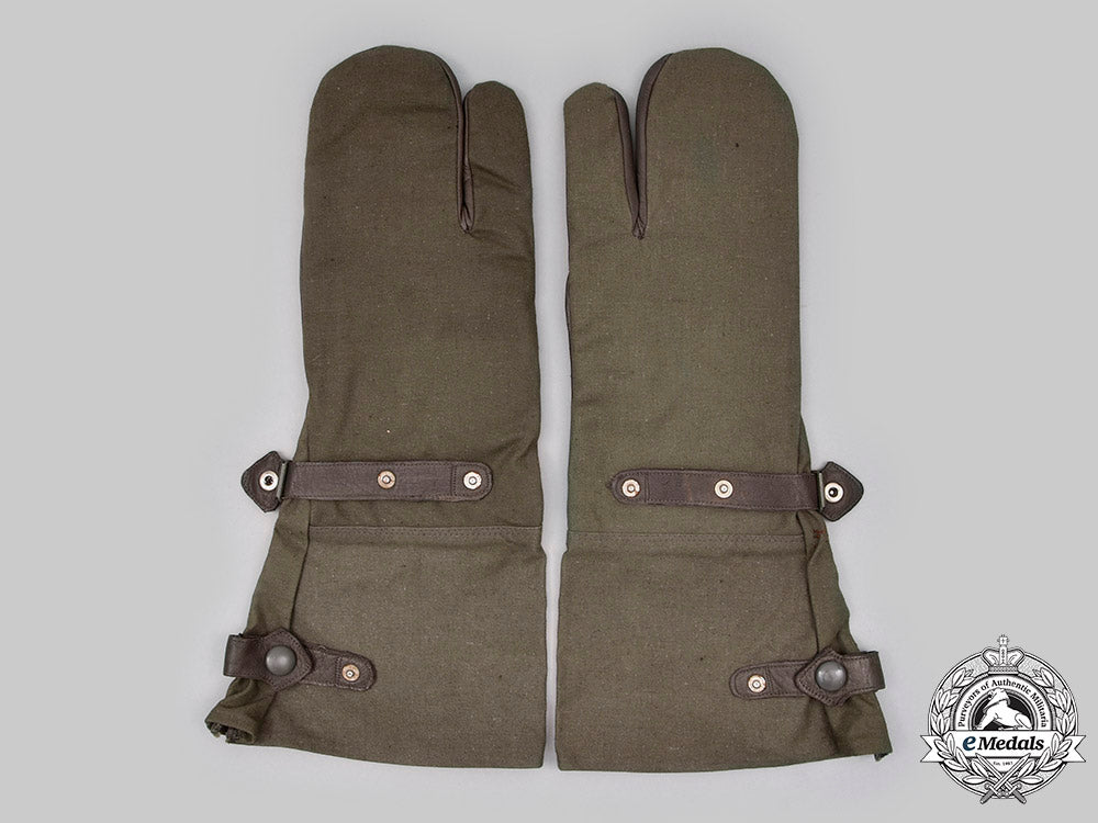 Germany, Wehrmacht. A Set Of Motorcycle/Dispatch Rider Gloves, By R. E – eMedals