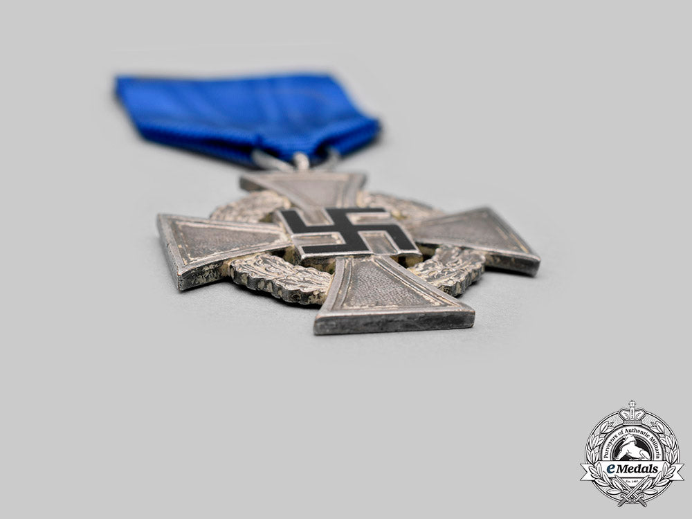 germany,_third_reich._a_mixed_lot_of_decorations_c2020_618_mnc1730_1