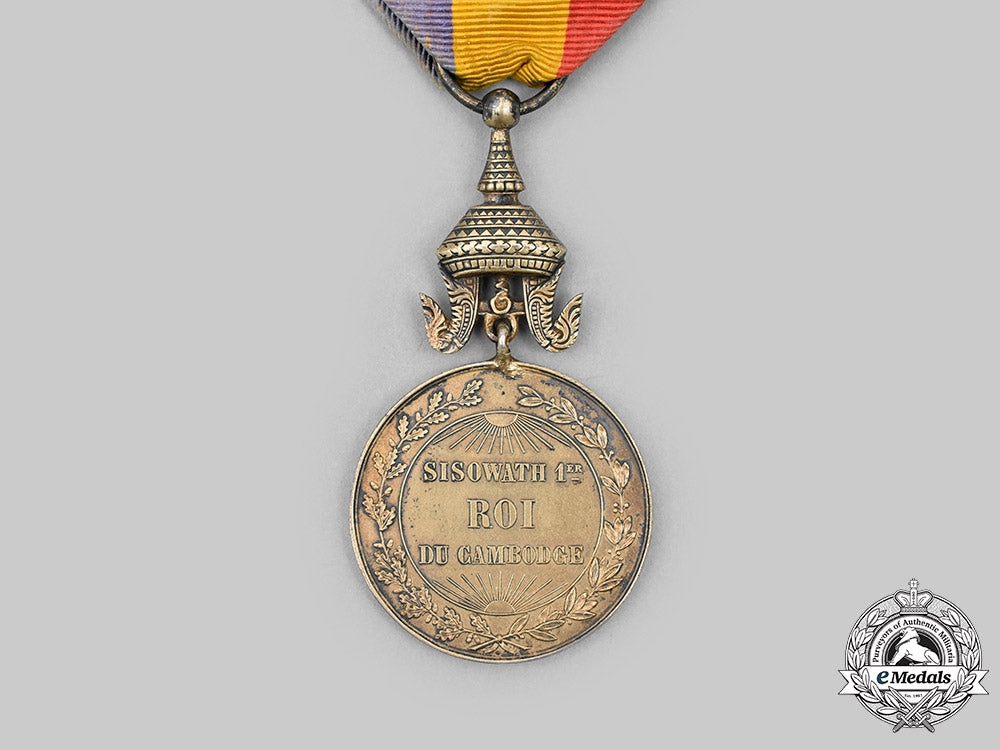 cambodia,_kingdom._medal_of_sisowath_i,_i_class,_gold_grade_c2020_618_mnc6891