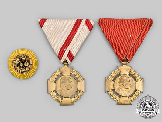 austria,_empire._two_commemorative_crosses_and_a_cockade_c2020_621_mnc6897
