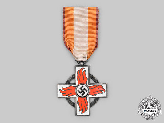 germany,_third_reich._a_fire_brigade_honour_decoration,_ii_class_c2020_634_mnc3177_1