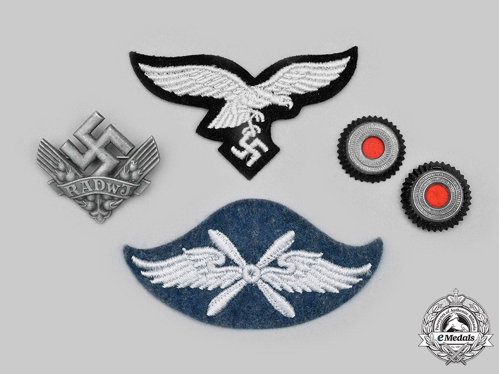 germany,_third_reich._a_mixed_lot_of_uniform_insignia_c2020_645_mnc8362_1