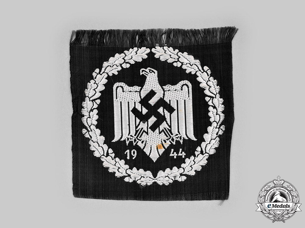 germany,_nsrl._a1944_nsrl_sports_badge,_silver_grade,_cloth_version_c2020_651_mnc9955