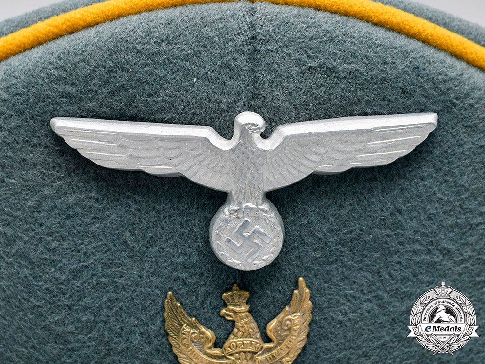 germany,_heer._a_rare_armoured_cavalry/_reconnaissance_officer’s_visor_cap_with_schwedter_eagle_tradition_badge,_by_erel_c2020_657_mnc2263