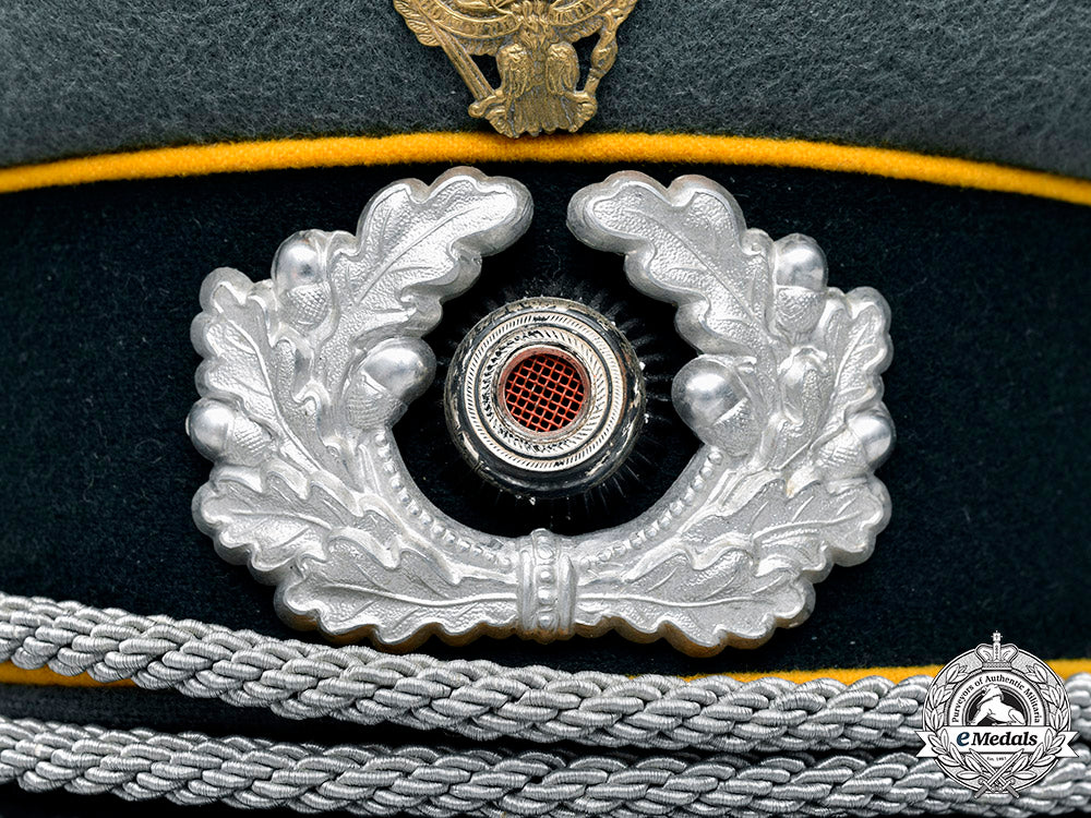 germany,_heer._a_rare_armoured_cavalry/_reconnaissance_officer’s_visor_cap_with_schwedter_eagle_tradition_badge,_by_erel_c2020_659_mnc2267