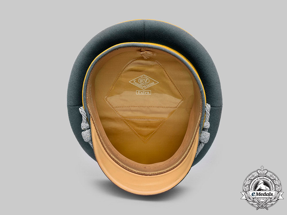 germany,_heer._a_rare_armoured_cavalry/_reconnaissance_officer’s_visor_cap_with_schwedter_eagle_tradition_badge,_by_erel_c2020_660_mnc2270