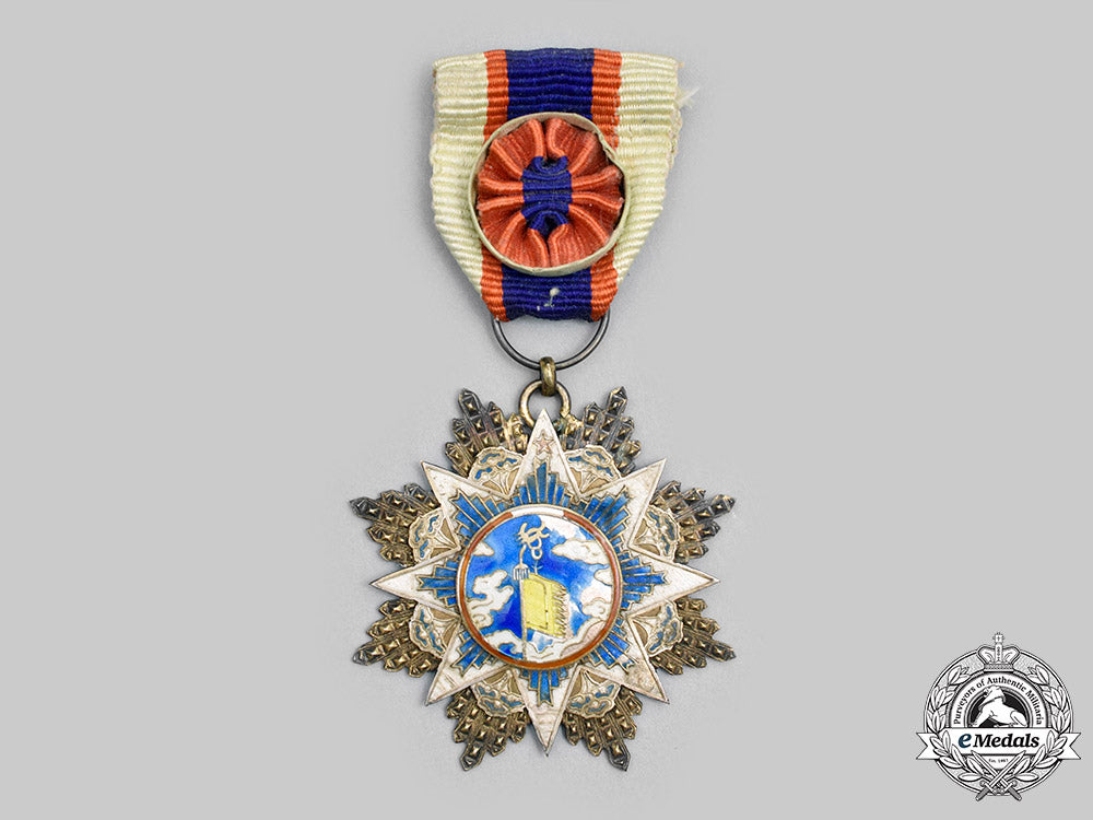 china,_republic._an_order_of_the_resplendent_banner,_vi_class_officer,_iv_grade,_c.1935_c2020_676_mnc3297