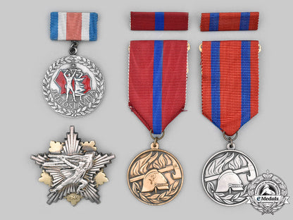 yugoslavia,_czechoslovakia._a_lot_of_four_socialist_awards_and_eight_award_booklets_c2020_712_mnc5985_1_1