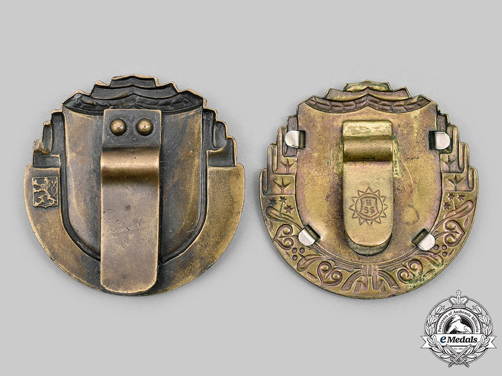 czechoslovakia,_republic._two_army_rifleman_proficiency_badges_c2020_731_mnc0388_1_1