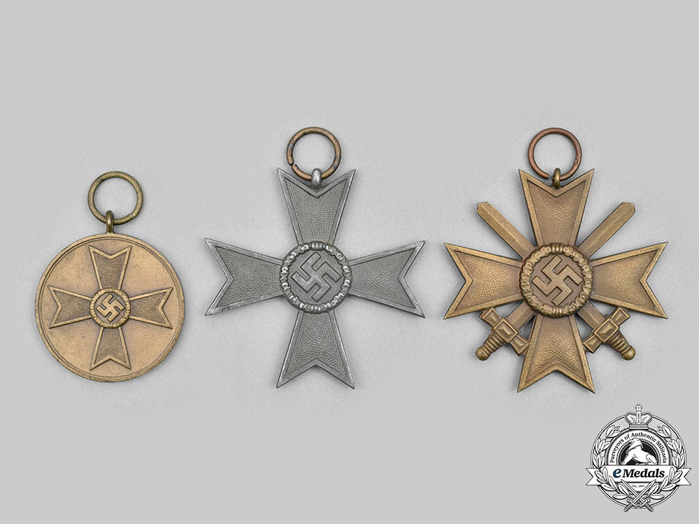 germany,_wehrmacht._a_lot_of_war_merit_decorations_c2020_732_mnc3463