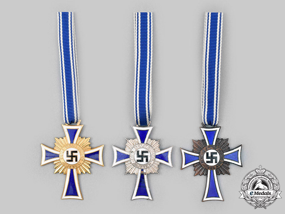 germany,_third_reich._a_lot_of_honour_crosses_of_the_german_mother,_all_grade_c2020_739_mnc2838_1_1