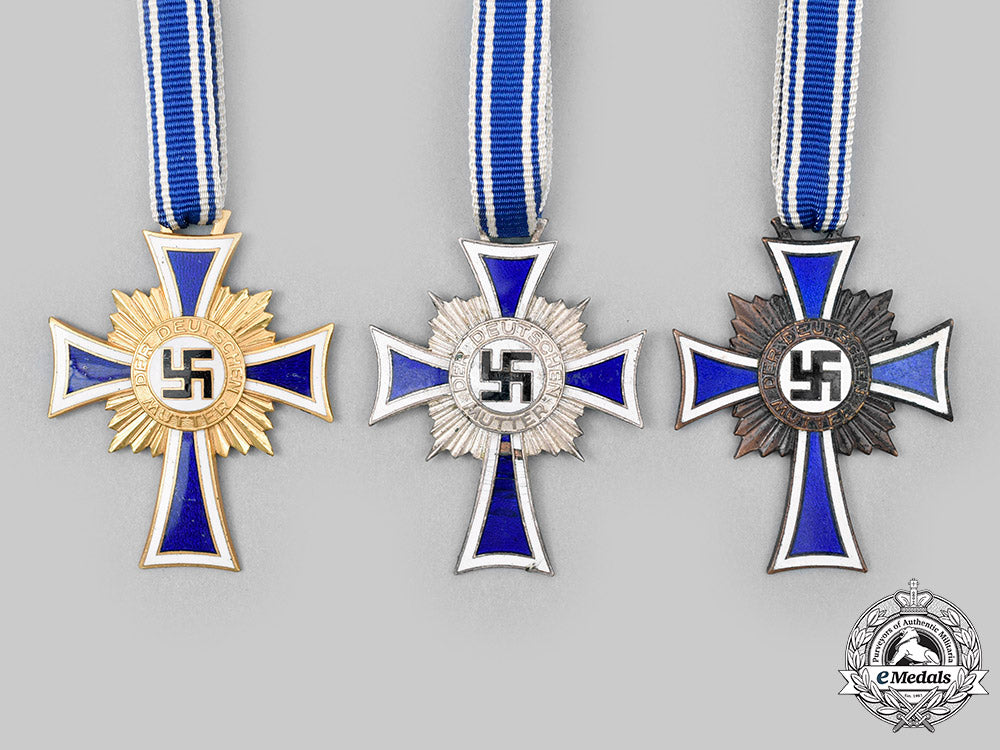 germany,_third_reich._a_lot_of_honour_crosses_of_the_german_mother,_all_grade_c2020_740_mnc2840_1_1