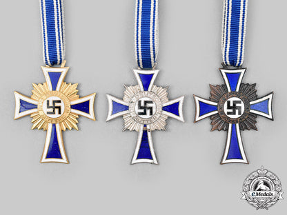 germany,_third_reich._a_lot_of_honour_crosses_of_the_german_mother,_all_grade_c2020_740_mnc2840_1_1