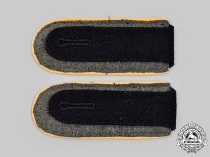 germany,_ss._a_set_of_waffen-_ss_mann_signals_personnel_shoulder_straps_c2020_767_mnc7723_1