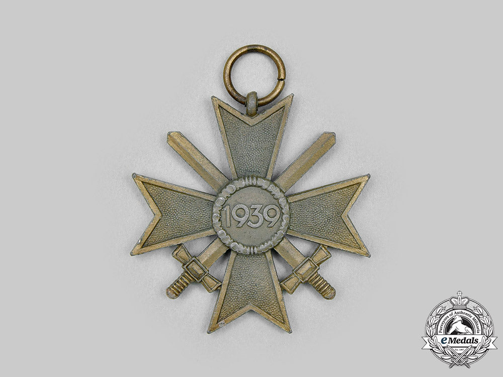 germany,_luftwaffe._a_war_merit_cross_ii_class_with_swords,_with_award_document,_by_klein&_quenzer_c2020_771_mnc8298