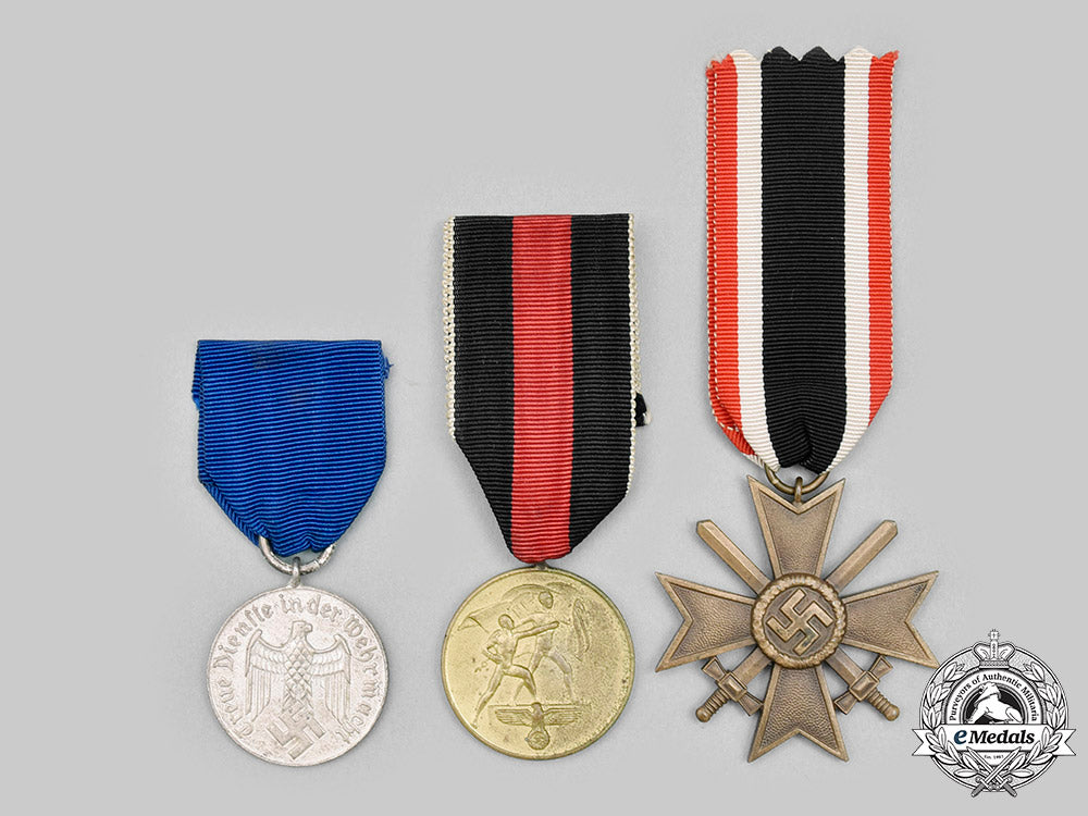 germany,_kriegsmarine._a_lot_of_decorations_and_award_documents_to_felix_hille_c2020_778_mnc8306