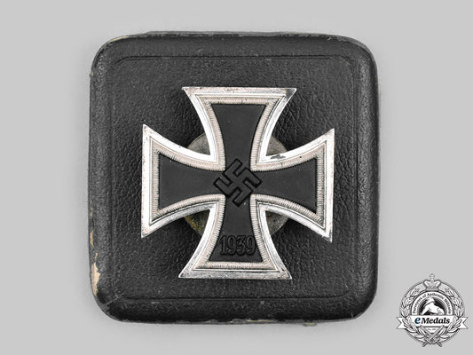 germany,_wehrmacht._a1939_iron_cross_i_class,_with_case_c2020_785_mnc6358_1_1_1