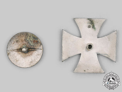 germany,_wehrmacht._a1939_iron_cross_i_class,_with_case_c2020_788_mnc6368_1_1_1
