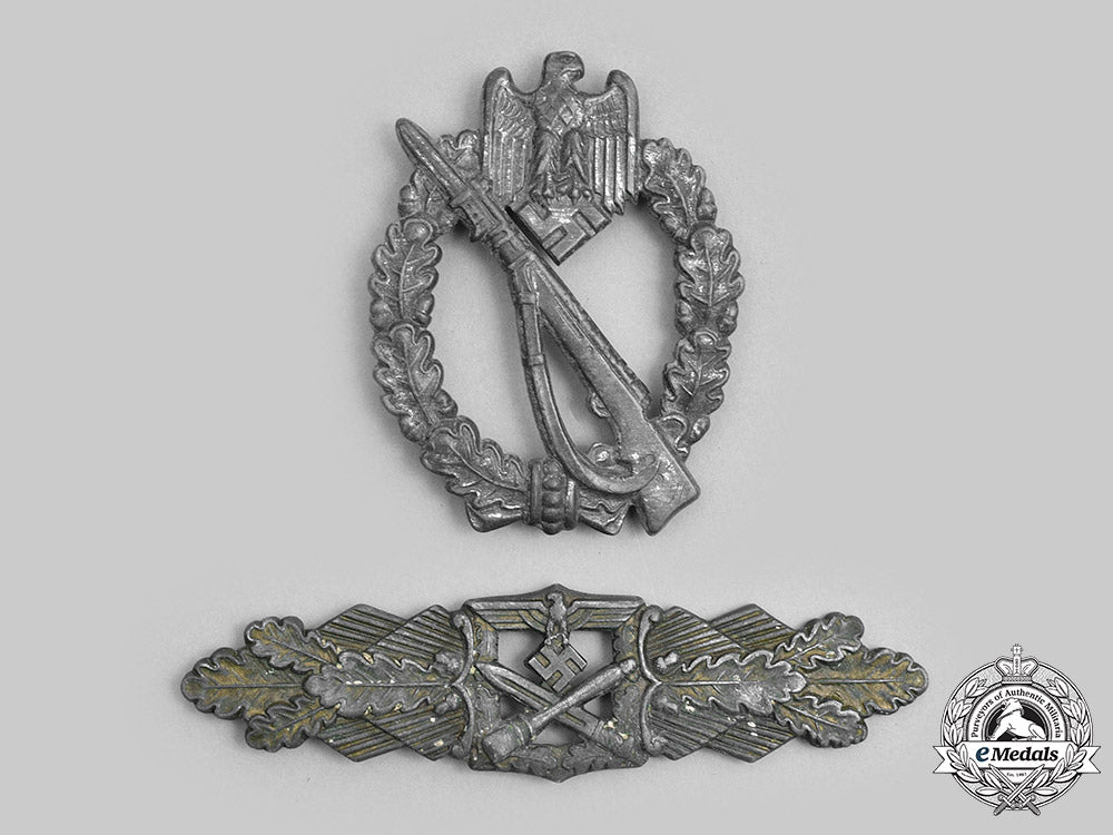 germany,_wehrmacht._a_pair_of_service_badges_c2020_792_mnc3274
