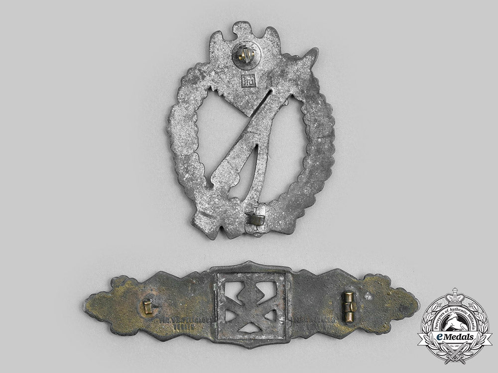 germany,_wehrmacht._a_pair_of_service_badges_c2020_793_mnc3276
