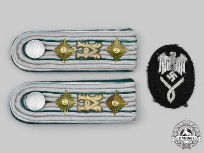 germany,_wehrmacht._a_lot_of_administration_insignia_c2020_793_mnc8024_1