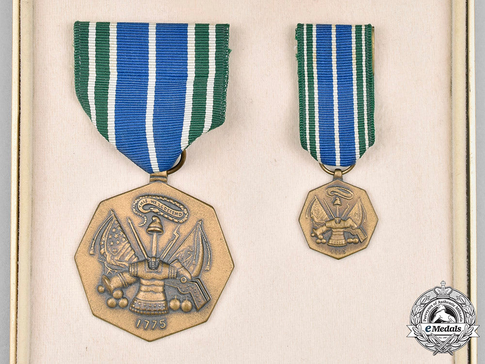 united_states._an_army_achievement_medal_with_case_c2020_819_mnc6915-_2_