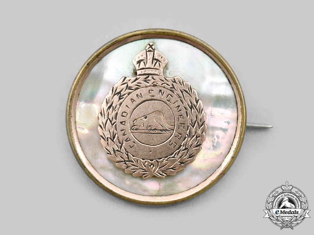 canada,_cef._a_canadian_engineers_sweetheart_badge_with_gold,_c.1916_c2020_832_mnc9378
