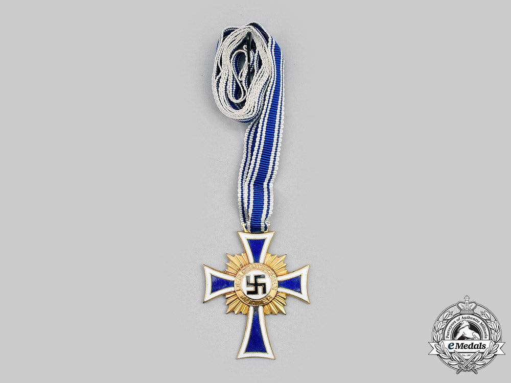 germany,_third_reich._an_honour_cross_of_the_german_mother,_gold_grade_with_case,_by_ludwig_bertsch_c2020_837_mnc4635