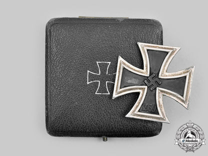germany,_wehrmacht._a1939_iron_cross_i_class,_with_case,_by_c.e._juncker_c2020_837_mnc6952
