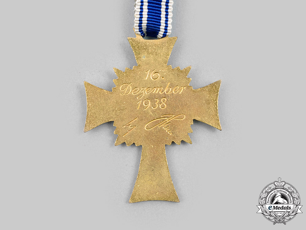 germany,_third_reich._an_honour_cross_of_the_german_mother,_gold_grade_with_case,_by_ludwig_bertsch_c2020_839_mnc4639