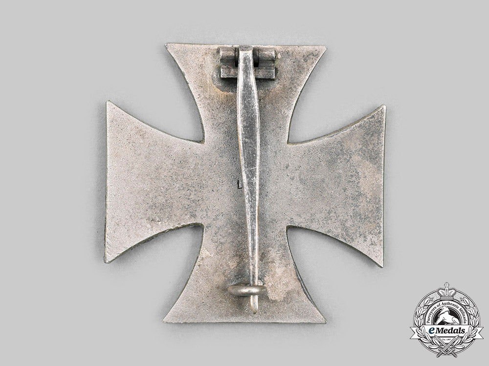 germany,_wehrmacht._a1939_iron_cross_i_class,_with_case,_by_c.e._juncker_c2020_839_mnc6960