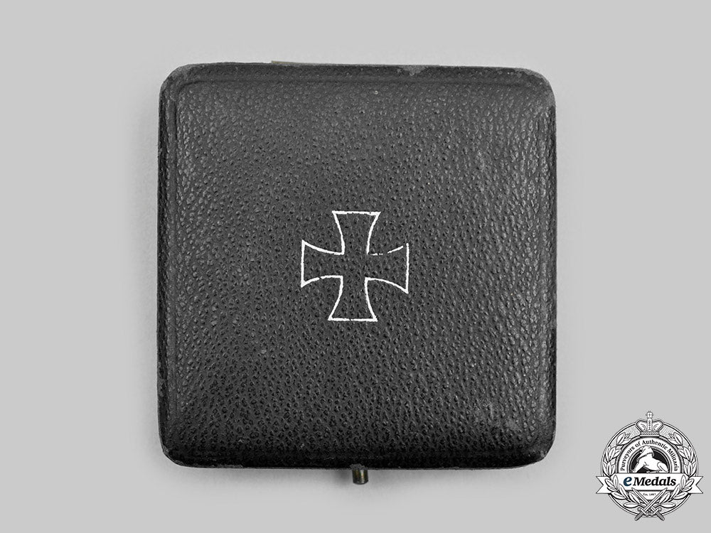 germany,_wehrmacht._a1939_iron_cross_i_class,_with_case,_by_c.e._juncker_c2020_843_mnc6954