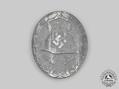 germany,_wehrmacht._a_silver_grade_wound_badge,_by_steinhauer&_lück_c2020_857_mnc4690